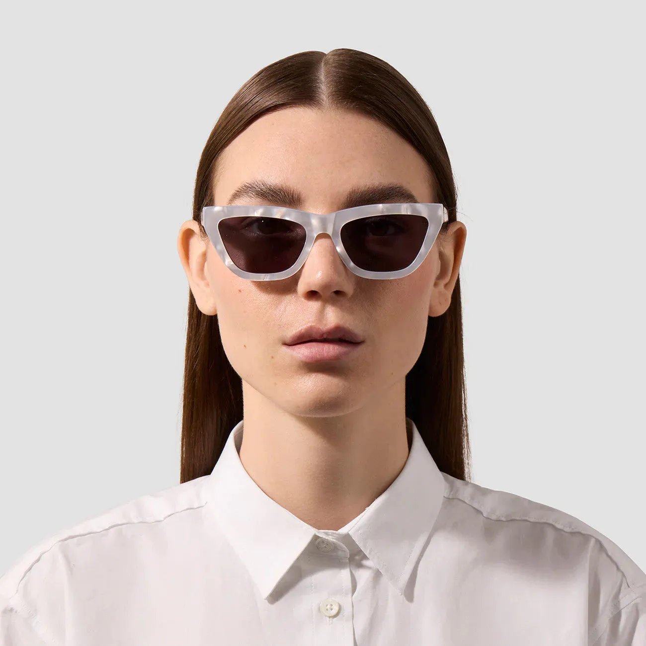 The Cateye Sunglasses (Mother of Pearl)